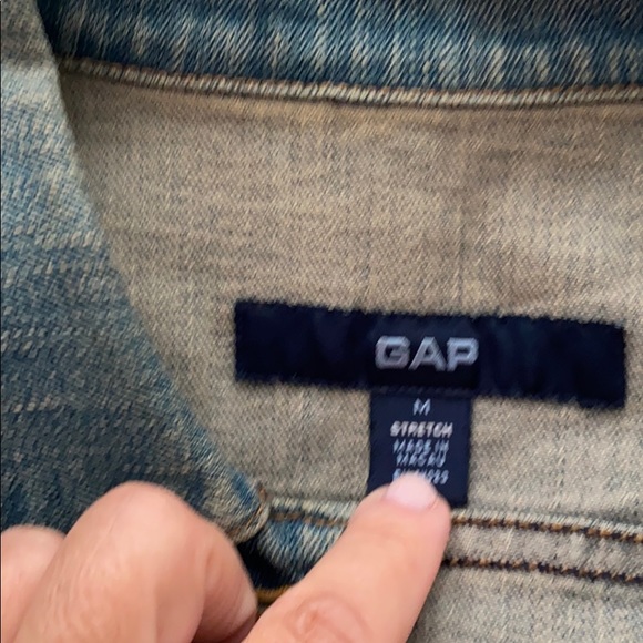 Gap size medium denim jacket excellent condition - Picture 2 of 4
